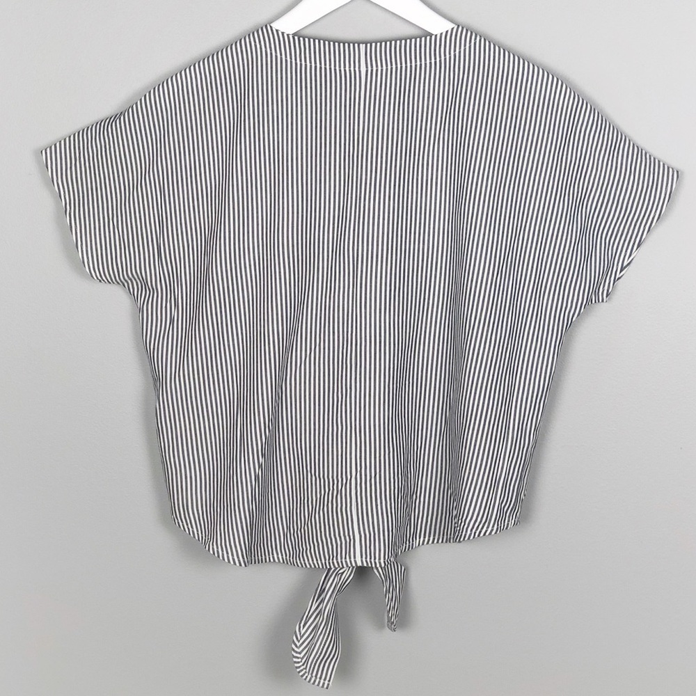 FREE with any one purchase Universal Thread v-neck button down blouse (S) - Picture 8 of 13